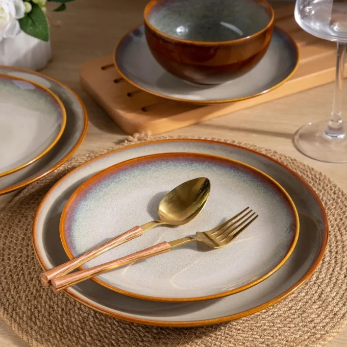 18-Piece Ceramic Dinnerware Set