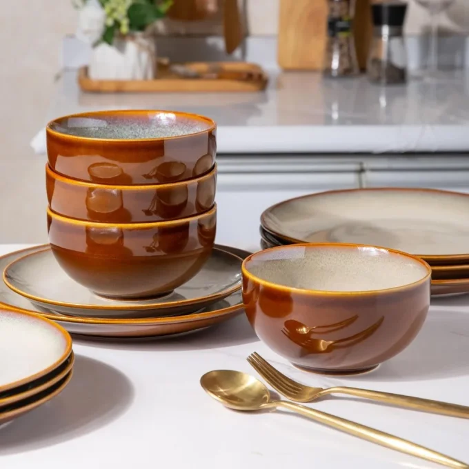 18-Piece Ceramic Dinnerware Set