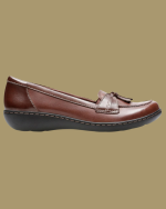 Clarks Women’s Ashland Bubble Casual Slip-On Shoes Brown - Image 3